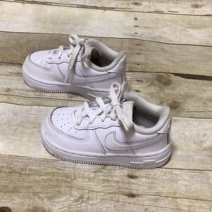 White Nike Force 1 Size 6C
